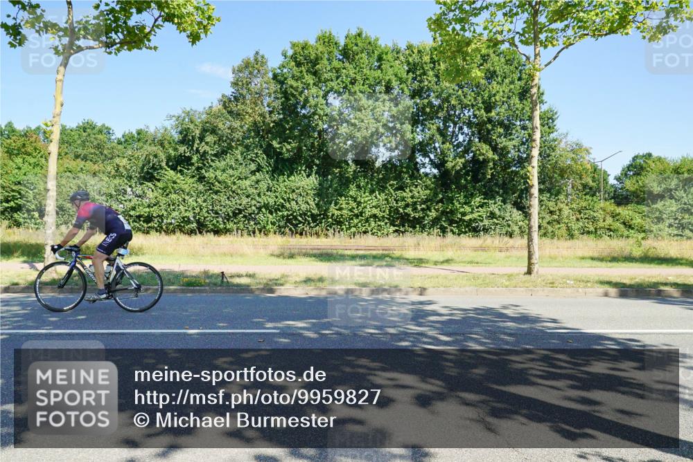 09.08.2026 - GEWOBA Citytriathlon Bremen Michael Burmester http://msf.ph/oto/9959827 09.08.2026 12:32:03 Radfahren 579, 650, 799, 883, 884, 955, 990 meine-sportfotos.de