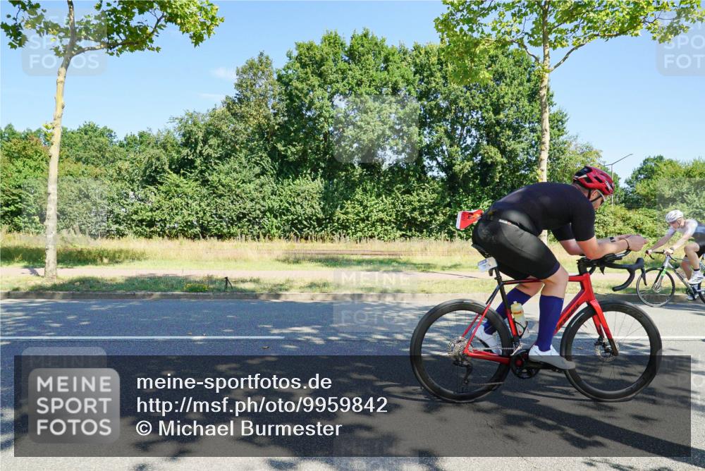 09.08.2026 - GEWOBA Citytriathlon Bremen Michael Burmester http://msf.ph/oto/9959842 09.08.2026 12:32:29 Radfahren 590, 594, 680, 765, 874, 1006 meine-sportfotos.de