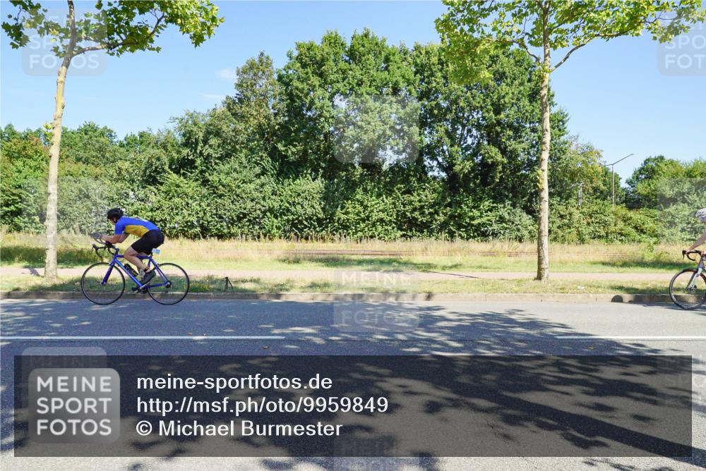 09.08.2026 - GEWOBA Citytriathlon Bremen Michael Burmester http://msf.ph/oto/9959849 09.08.2026 12:32:40 Radfahren 590, 594, 874, 921, 983, 1008 meine-sportfotos.de