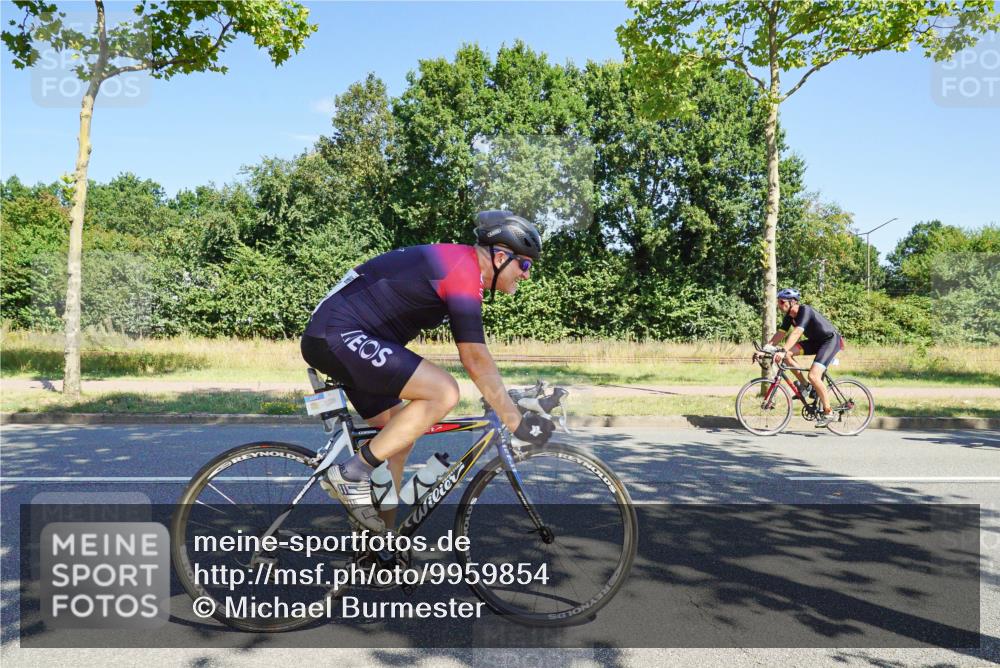 09.08.2026 - GEWOBA Citytriathlon Bremen Michael Burmester http://msf.ph/oto/9959854 09.08.2026 12:32:48 Radfahren 636, 875, 921, 983, 1008, 1137 meine-sportfotos.de