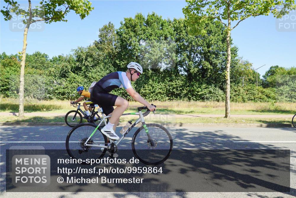 09.08.2026 - GEWOBA Citytriathlon Bremen Michael Burmester http://msf.ph/oto/9959864 09.08.2026 12:33:16 Radfahren 730, 769, 879, 930, 1006 meine-sportfotos.de