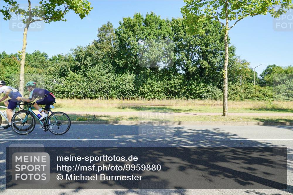 09.08.2026 - GEWOBA Citytriathlon Bremen Michael Burmester http://msf.ph/oto/9959880 09.08.2026 12:33:41 Radfahren 583, 615, 648, 679, 717, 750, 784, 880, 1006, 1133 meine-sportfotos.de