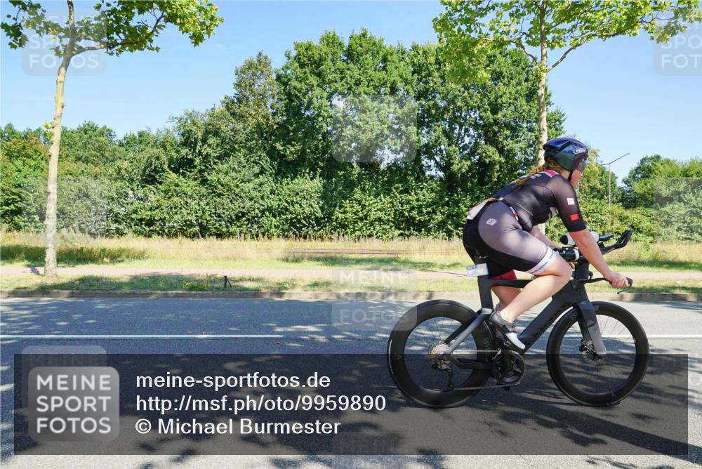 09.08.2026 - GEWOBA Citytriathlon Bremen Michael Burmester http://msf.ph/oto/9959890 09.08.2026 12:33:56 Radfahren 655, 750, 877, 914, 932, 1158 meine-sportfotos.de