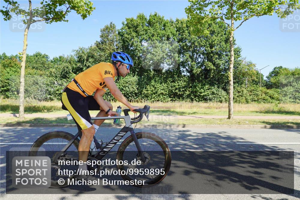 09.08.2026 - GEWOBA Citytriathlon Bremen Michael Burmester http://msf.ph/oto/9959895 09.08.2026 12:34:03 Radfahren 545, 655, 877, 914, 932, 1015, 1158 meine-sportfotos.de