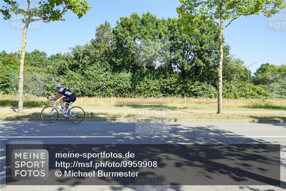 09.08.2026 - GEWOBA Citytriathlon Bremen Michael Burmester http://msf.ph/oto/9959908 09.08.2026 12:34:19 Radfahren 545, 569, 611, 733, 1013, 1015, 1143, 1160 meine-sportfotos.de