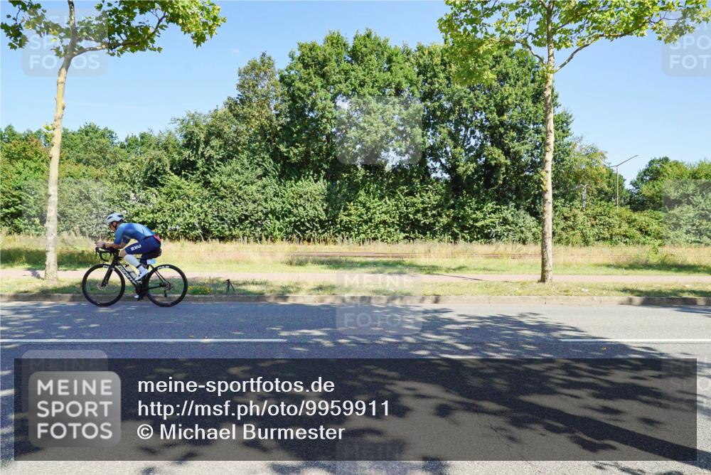 09.08.2026 - GEWOBA Citytriathlon Bremen Michael Burmester http://msf.ph/oto/9959911 09.08.2026 12:34:23 Radfahren 569, 611, 733, 808, 1013, 1130, 1143, 1160 meine-sportfotos.de