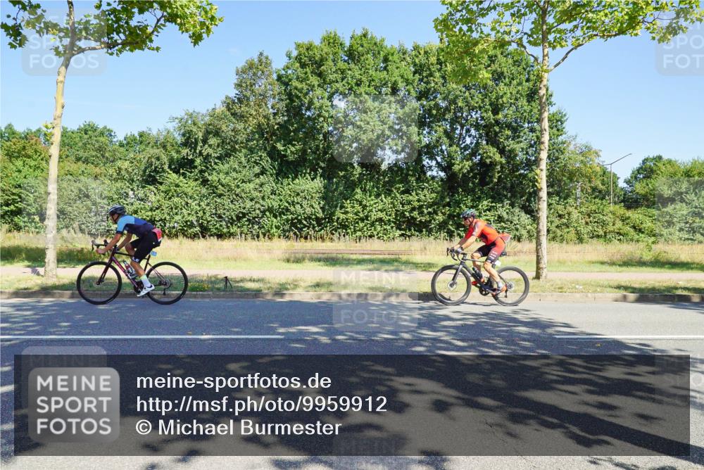 09.08.2026 - GEWOBA Citytriathlon Bremen Michael Burmester http://msf.ph/oto/9959912 09.08.2026 12:34:25 Radfahren 569, 611, 716, 733, 808, 1013, 1130, 1160 meine-sportfotos.de