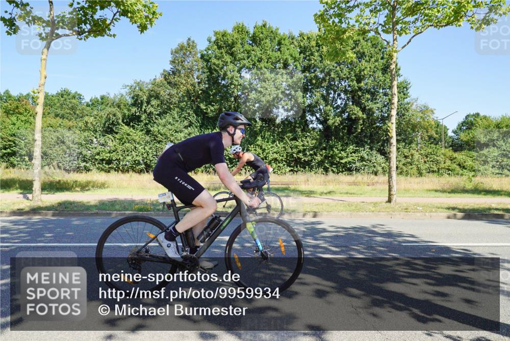09.08.2026 - GEWOBA Citytriathlon Bremen Michael Burmester http://msf.ph/oto/9959934 09.08.2026 12:34:57 Radfahren 557, 638, 756, 855, 939, 1145 meine-sportfotos.de