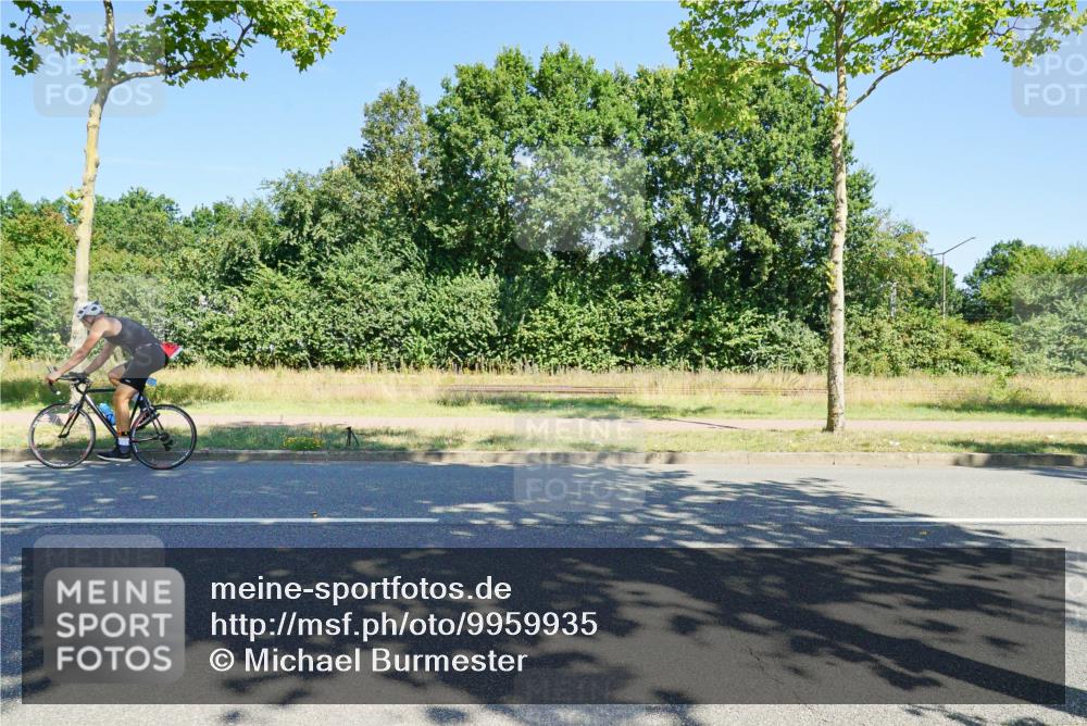 09.08.2026 - GEWOBA Citytriathlon Bremen Michael Burmester http://msf.ph/oto/9959935 09.08.2026 12:34:57 Radfahren 557, 638, 756, 855, 939, 1145 meine-sportfotos.de