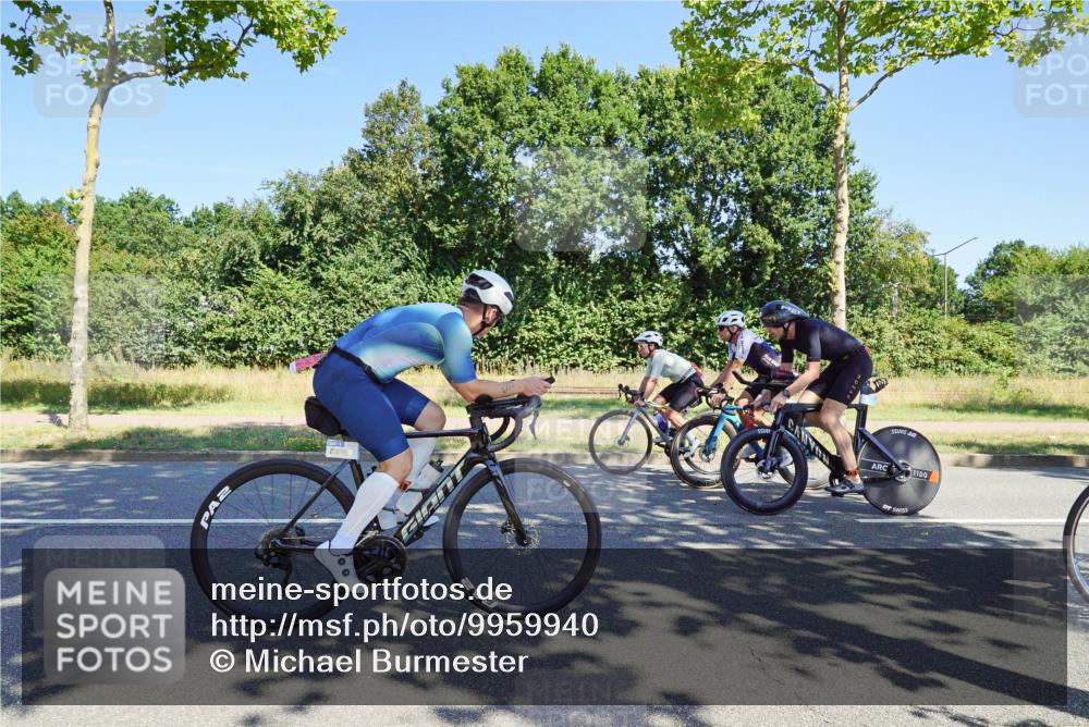 09.08.2026 - GEWOBA Citytriathlon Bremen Michael Burmester http://msf.ph/oto/9959940 09.08.2026 12:35:10 Radfahren 555, 574, 598, 609, 624, 778, 804, 807, 846, 1138 meine-sportfotos.de