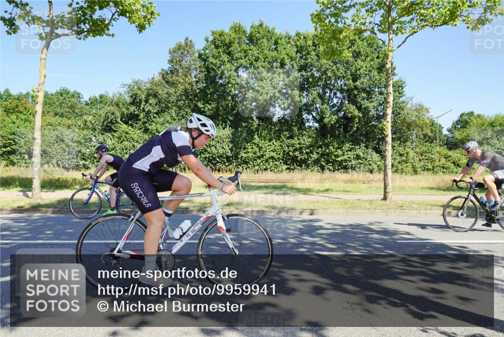 09.08.2026 - GEWOBA Citytriathlon Bremen Michael Burmester http://msf.ph/oto/9959941 09.08.2026 12:35:11 Radfahren 555, 574, 598, 609, 624, 778, 804, 807, 846, 1138 meine-sportfotos.de
