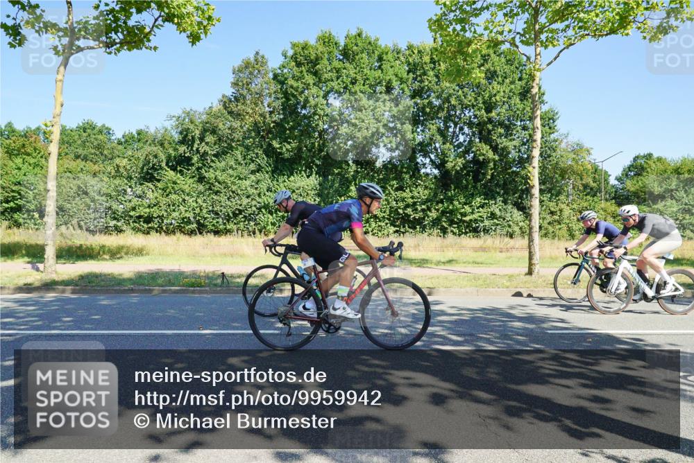 09.08.2026 - GEWOBA Citytriathlon Bremen Michael Burmester http://msf.ph/oto/9959942 09.08.2026 12:35:12 Radfahren 555, 574, 598, 609, 624, 778, 804, 807, 826, 846, 1138 meine-sportfotos.de