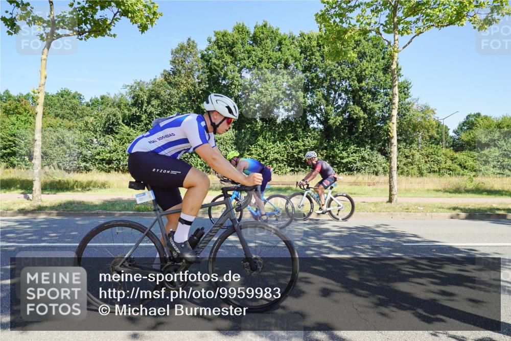 09.08.2026 - GEWOBA Citytriathlon Bremen Michael Burmester http://msf.ph/oto/9959983 09.08.2026 12:36:11 Radfahren 560, 562, 564, 565, 682, 737, 781, 901, 918, 948, 981, 1009, 1110, 1119, 1155 meine-sportfotos.de
