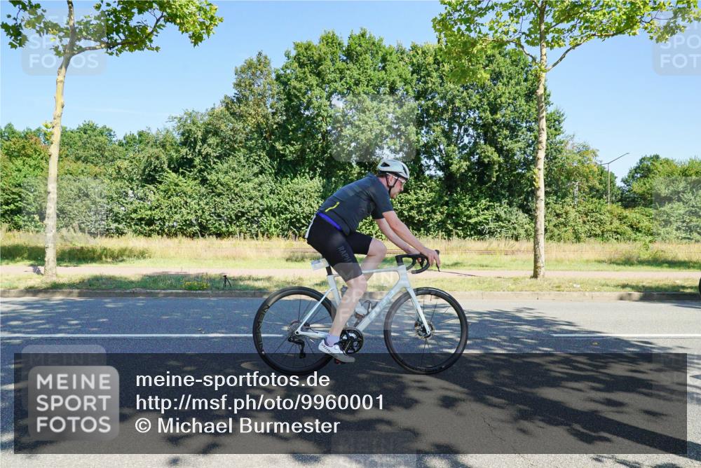 09.08.2026 - GEWOBA Citytriathlon Bremen Michael Burmester http://msf.ph/oto/9960001 09.08.2026 12:36:28 Radfahren 653, 668, 673, 682, 748, 749, 780, 864, 979, 1110, 1118, 1129, 1139, 1146 meine-sportfotos.de