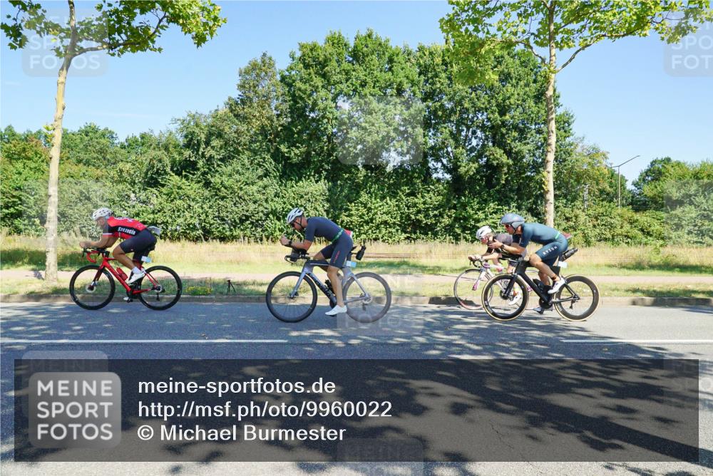 09.08.2026 - GEWOBA Citytriathlon Bremen Michael Burmester http://msf.ph/oto/9960022 09.08.2026 12:37:07 Radfahren 566, 728, 744, 787, 788, 812, 823, 872, 943, 1126, 1142 meine-sportfotos.de