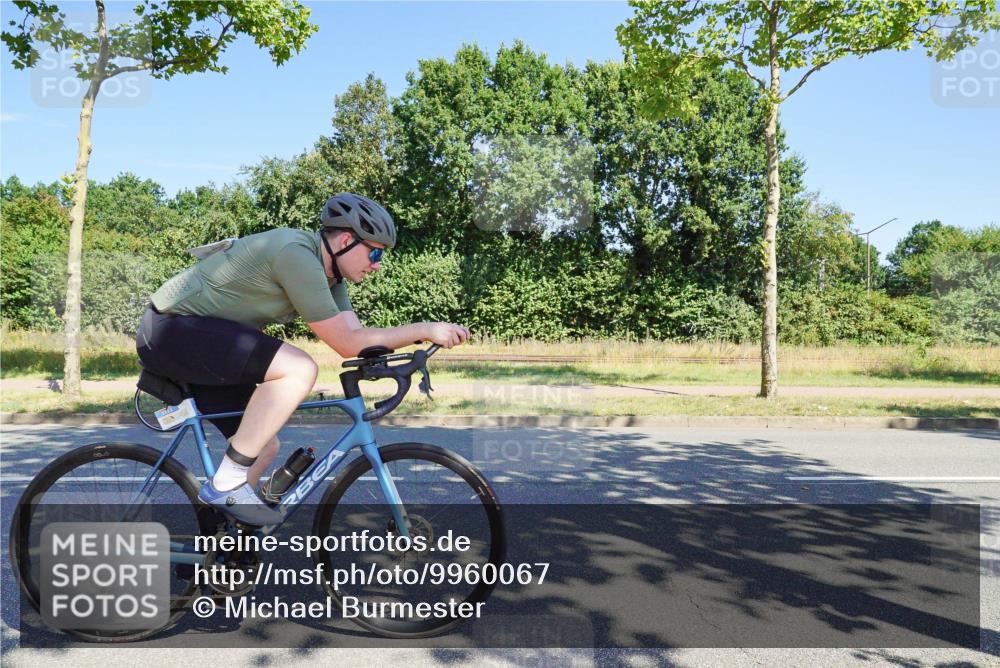 09.08.2026 - GEWOBA Citytriathlon Bremen Michael Burmester http://msf.ph/oto/9960067 09.08.2026 12:38:00 Radfahren 559, 571, 687, 763, 897, 911, 960, 1017, 1113, 1114 meine-sportfotos.de