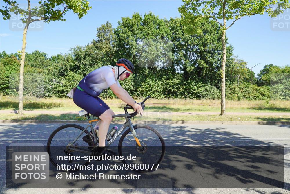 09.08.2026 - GEWOBA Citytriathlon Bremen Michael Burmester http://msf.ph/oto/9960077 09.08.2026 12:38:16 Radfahren 570, 596, 603, 672, 762, 806, 886, 911, 960 meine-sportfotos.de