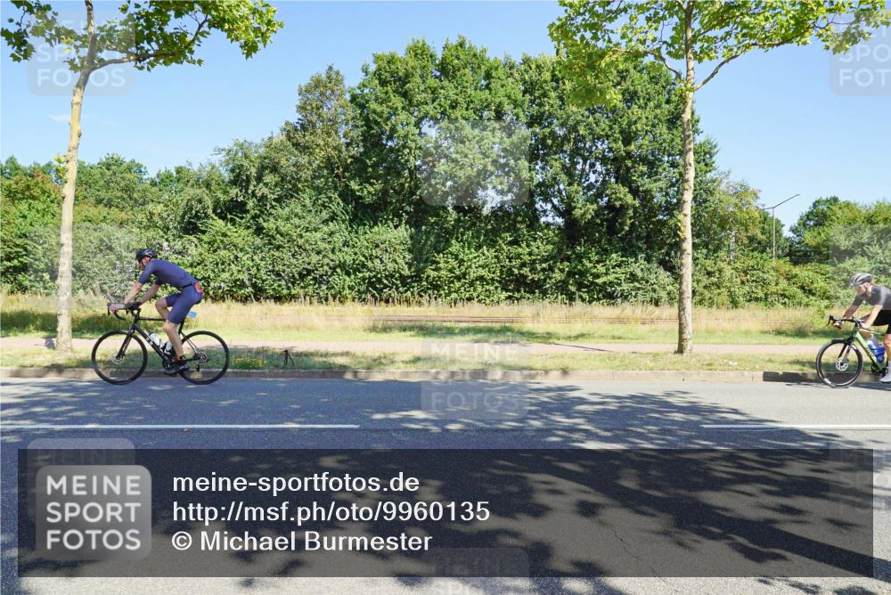 09.08.2026 - GEWOBA Citytriathlon Bremen Michael Burmester http://msf.ph/oto/9960135 09.08.2026 12:39:40 Radfahren 612, 656, 693, 783, 834, 840, 871, 896, 923, 998 meine-sportfotos.de