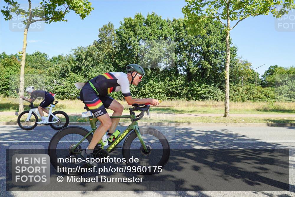 09.08.2026 - GEWOBA Citytriathlon Bremen Michael Burmester http://msf.ph/oto/9960175 09.08.2026 12:40:37 Radfahren 651, 671, 701, 707, 809, 810, 819, 888, 919, 954, 1136 meine-sportfotos.de