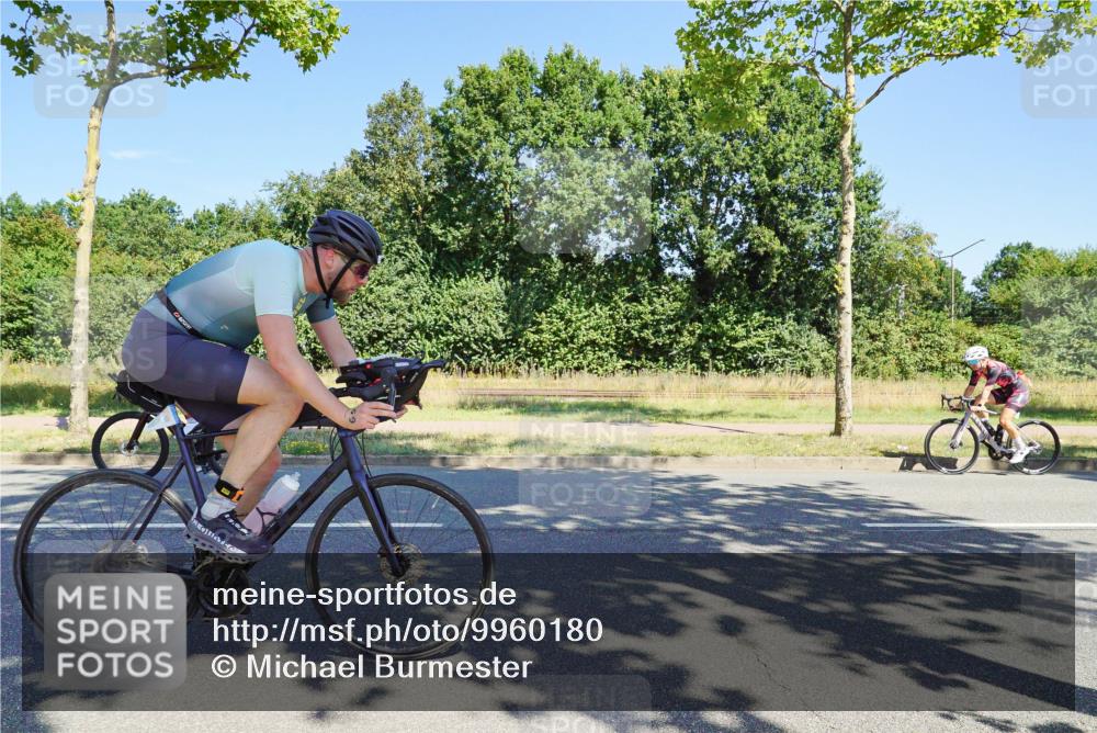 09.08.2026 - GEWOBA Citytriathlon Bremen Michael Burmester http://msf.ph/oto/9960180 09.08.2026 12:40:45 Radfahren 601, 620, 644, 651, 774, 805, 810, 976, 1136 meine-sportfotos.de