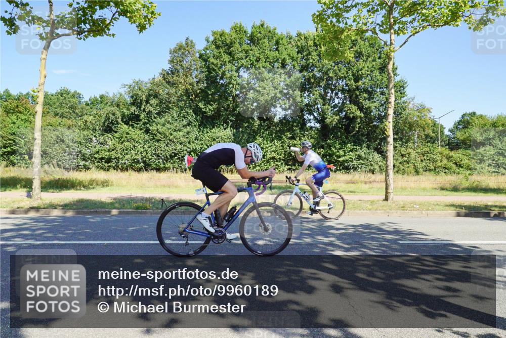 09.08.2026 - GEWOBA Citytriathlon Bremen Michael Burmester http://msf.ph/oto/9960189 09.08.2026 12:40:53 Radfahren 586, 601, 620, 644, 651, 774, 800, 805, 848, 976 meine-sportfotos.de
