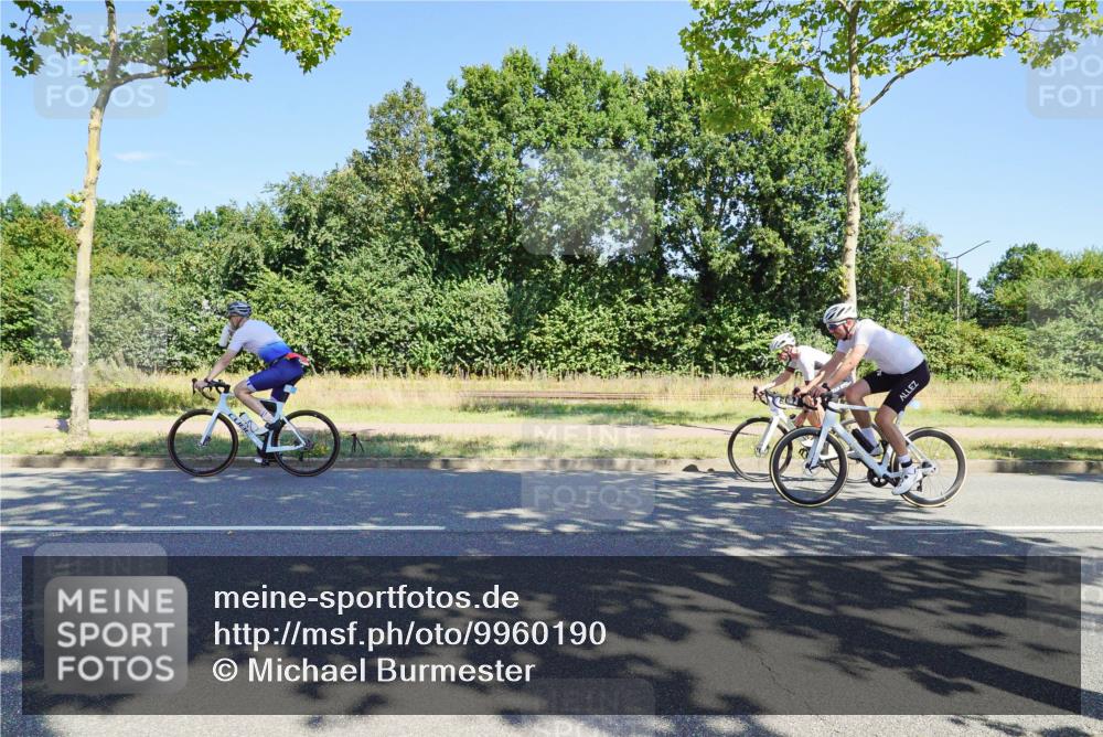09.08.2026 - GEWOBA Citytriathlon Bremen Michael Burmester http://msf.ph/oto/9960190 09.08.2026 12:40:53 Radfahren 586, 601, 620, 644, 651, 774, 800, 805, 848, 976 meine-sportfotos.de