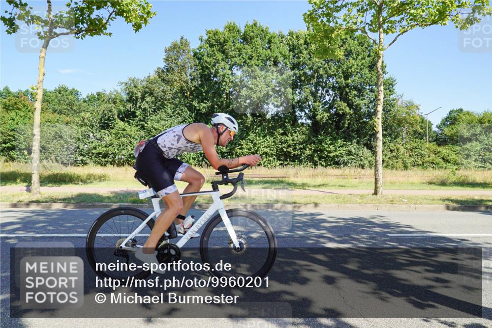 09.08.2026 - GEWOBA Citytriathlon Bremen Michael Burmester http://msf.ph/oto/9960201 09.08.2026 12:41:19 Radfahren 548, 702, 711, 858, 982, 1020 meine-sportfotos.de