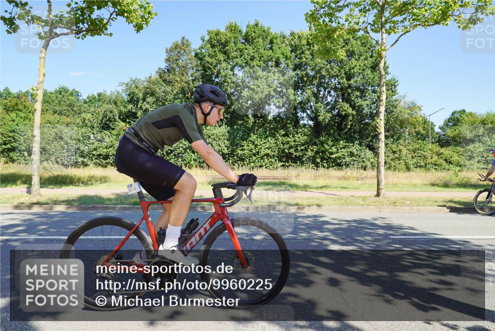 09.08.2026 - GEWOBA Citytriathlon Bremen Michael Burmester http://msf.ph/oto/9960225 09.08.2026 12:41:52 Radfahren 578, 684, 718, 731, 766, 873, 1121, 1123 meine-sportfotos.de