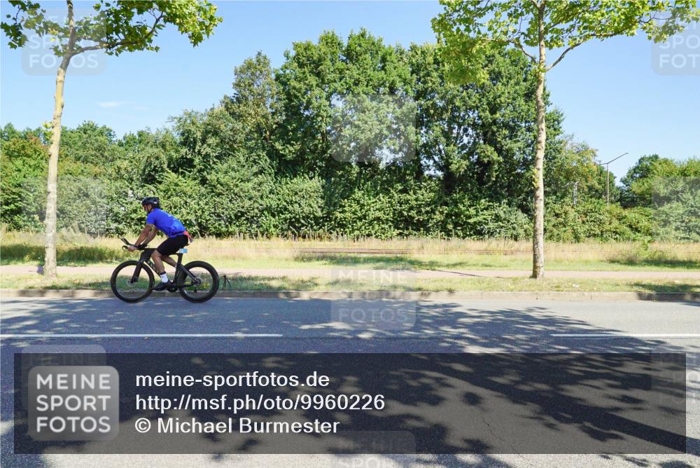09.08.2026 - GEWOBA Citytriathlon Bremen Michael Burmester http://msf.ph/oto/9960226 09.08.2026 12:41:53 Radfahren 578, 684, 718, 731, 766, 873, 1121, 1123 meine-sportfotos.de