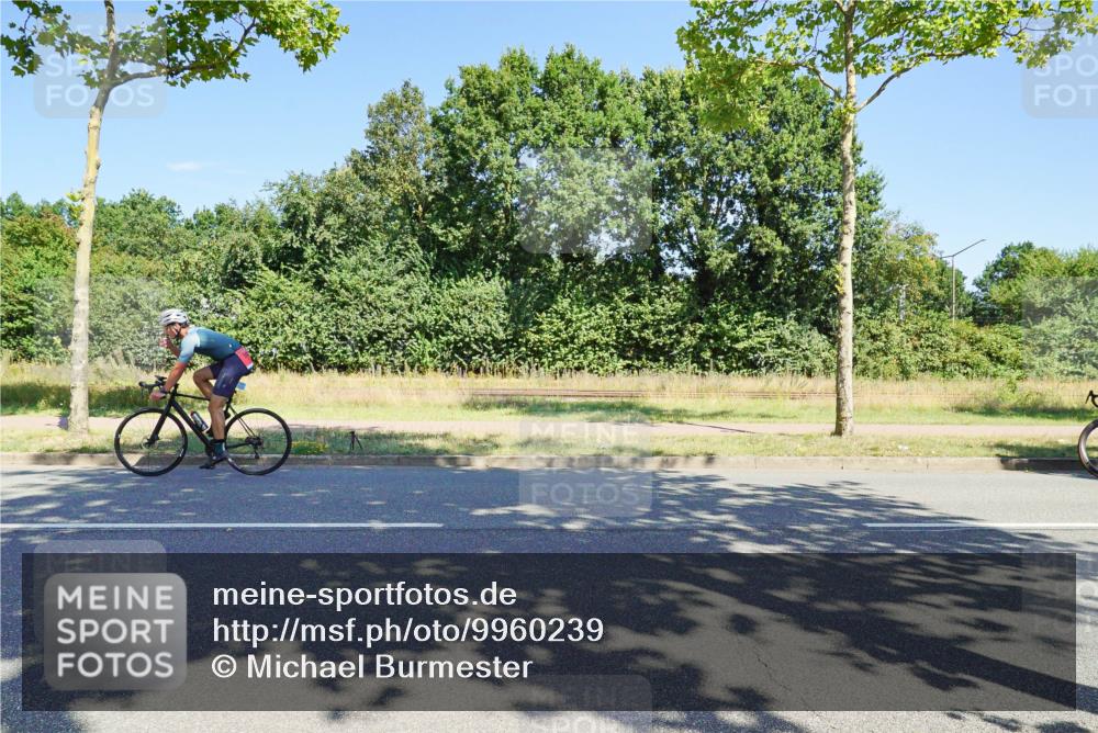 09.08.2026 - GEWOBA Citytriathlon Bremen Michael Burmester http://msf.ph/oto/9960239 09.08.2026 12:42:15 Radfahren 635, 753, 1102, 1153 meine-sportfotos.de