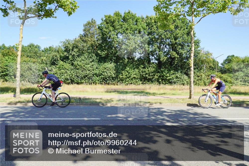 09.08.2026 - GEWOBA Citytriathlon Bremen Michael Burmester http://msf.ph/oto/9960244 09.08.2026 12:42:25 Radfahren 635, 768, 782, 870, 885, 1102 meine-sportfotos.de