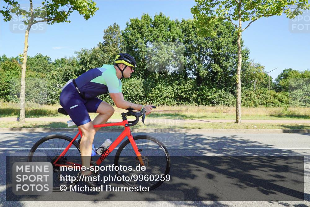 09.08.2026 - GEWOBA Citytriathlon Bremen Michael Burmester http://msf.ph/oto/9960259 09.08.2026 12:42:44 Radfahren 681, 720, 885, 890, 942, 966, 1104, 1140 meine-sportfotos.de