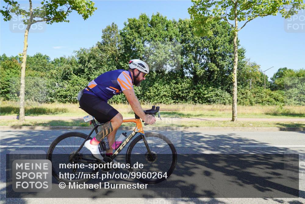 09.08.2026 - GEWOBA Citytriathlon Bremen Michael Burmester http://msf.ph/oto/9960264 09.08.2026 12:42:52 Radfahren 588, 681, 720, 785, 890, 942, 1104, 1140 meine-sportfotos.de