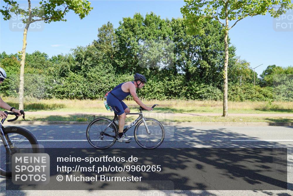 09.08.2026 - GEWOBA Citytriathlon Bremen Michael Burmester http://msf.ph/oto/9960265 09.08.2026 12:42:52 Radfahren 588, 681, 720, 785, 890, 942, 1104, 1140 meine-sportfotos.de