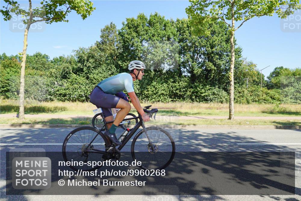 09.08.2026 - GEWOBA Citytriathlon Bremen Michael Burmester http://msf.ph/oto/9960268 09.08.2026 12:42:59 Radfahren 543, 588, 649, 785, 890, 942, 1010, 1104, 1140 meine-sportfotos.de