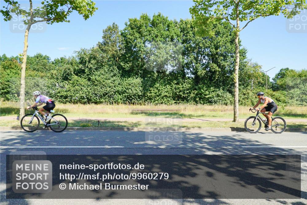 09.08.2026 - GEWOBA Citytriathlon Bremen Michael Burmester http://msf.ph/oto/9960279 09.08.2026 12:43:19 Radfahren 546, 558, 621, 674, 700, 732, 859, 887, 898, 944, 945, 989, 991, 996, 1105, 1108 meine-sportfotos.de