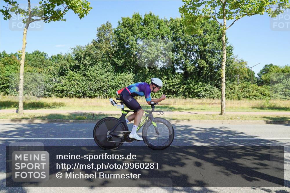 09.08.2026 - GEWOBA Citytriathlon Bremen Michael Burmester http://msf.ph/oto/9960281 09.08.2026 12:43:21 Radfahren 546, 558, 621, 643, 674, 700, 732, 859, 887, 898, 944, 945, 989, 991, 996, 1105, 1108 meine-sportfotos.de