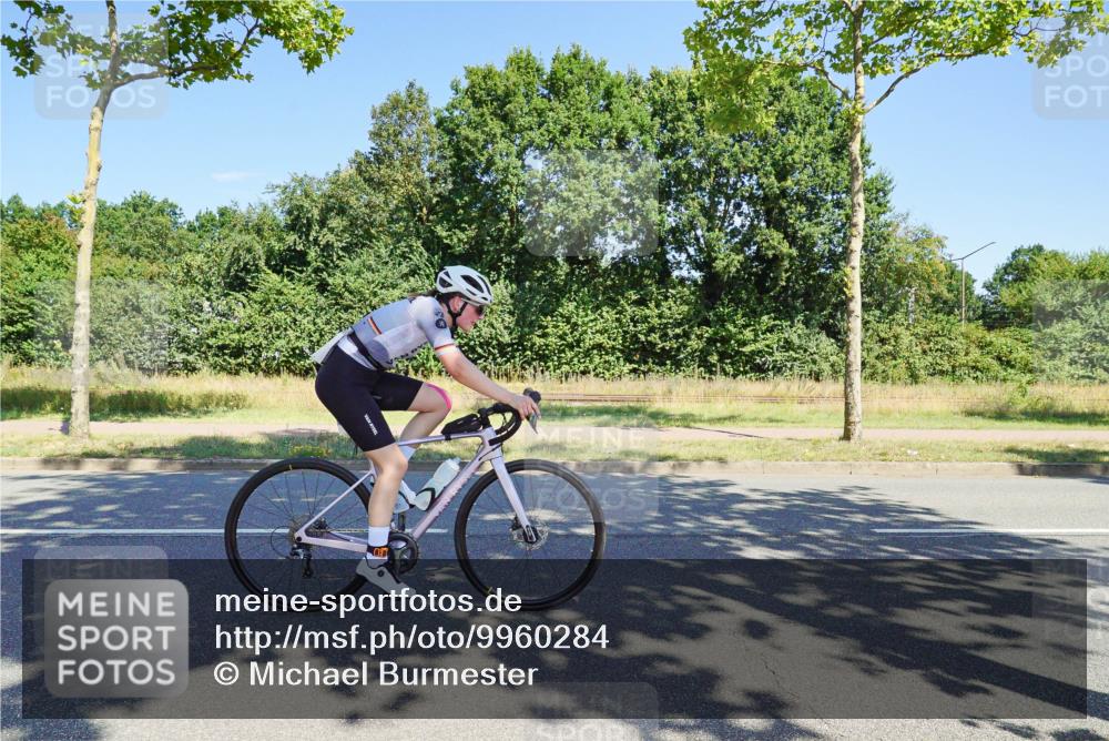 09.08.2026 - GEWOBA Citytriathlon Bremen Michael Burmester http://msf.ph/oto/9960284 09.08.2026 12:43:24 Radfahren 546, 558, 621, 643, 674, 700, 732, 859, 887, 898, 944, 945, 989, 991, 996, 1105, 1108, 1148 meine-sportfotos.de