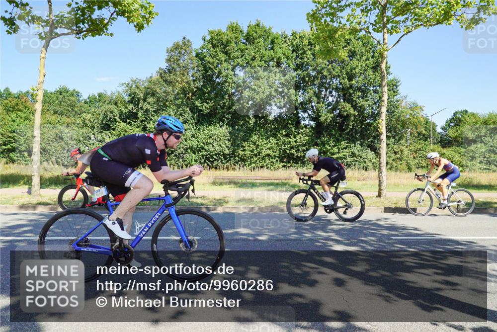 09.08.2026 - GEWOBA Citytriathlon Bremen Michael Burmester http://msf.ph/oto/9960286 09.08.2026 12:43:27 Radfahren 546, 558, 621, 643, 674, 700, 712, 732, 797, 898, 944, 989, 991, 1105, 1108, 1148 meine-sportfotos.de