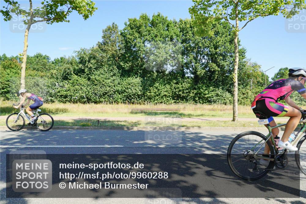 09.08.2026 - GEWOBA Citytriathlon Bremen Michael Burmester http://msf.ph/oto/9960288 09.08.2026 12:43:28 Radfahren 546, 558, 621, 643, 674, 700, 712, 732, 797, 898, 944, 989, 991, 1105, 1108, 1148 meine-sportfotos.de