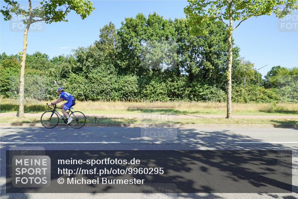 09.08.2026 - GEWOBA Citytriathlon Bremen Michael Burmester http://msf.ph/oto/9960295 09.08.2026 12:43:39 Radfahren 643, 712, 797, 1125, 1148 meine-sportfotos.de