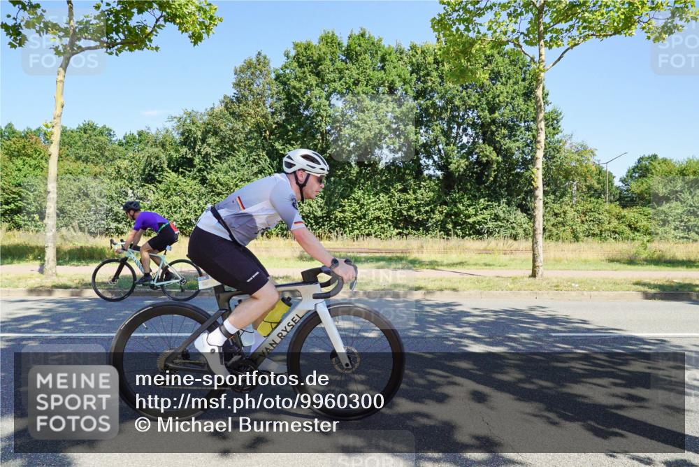 09.08.2026 - GEWOBA Citytriathlon Bremen Michael Burmester http://msf.ph/oto/9960300 09.08.2026 12:43:47 Radfahren 633, 1125 meine-sportfotos.de
