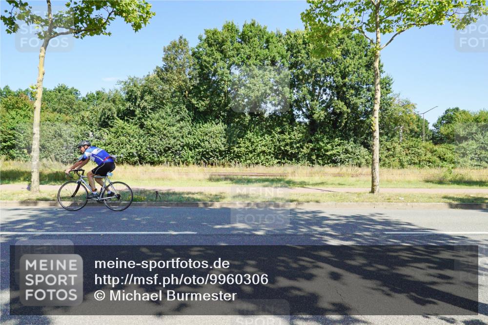 09.08.2026 - GEWOBA Citytriathlon Bremen Michael Burmester http://msf.ph/oto/9960306 09.08.2026 12:44:02 Radfahren 614, 661, 891, 951 meine-sportfotos.de