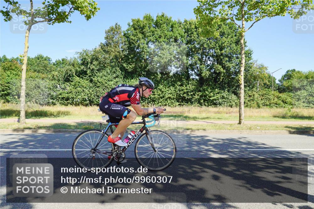 09.08.2026 - GEWOBA Citytriathlon Bremen Michael Burmester http://msf.ph/oto/9960307 09.08.2026 12:44:03 Radfahren 614, 661, 891, 951, 974 meine-sportfotos.de