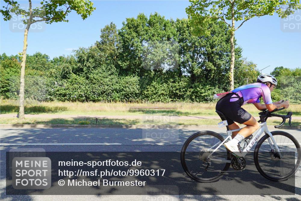 09.08.2026 - GEWOBA Citytriathlon Bremen Michael Burmester http://msf.ph/oto/9960317 09.08.2026 12:44:14 Radfahren 614, 658, 660, 661, 714, 854, 891, 957, 974 meine-sportfotos.de