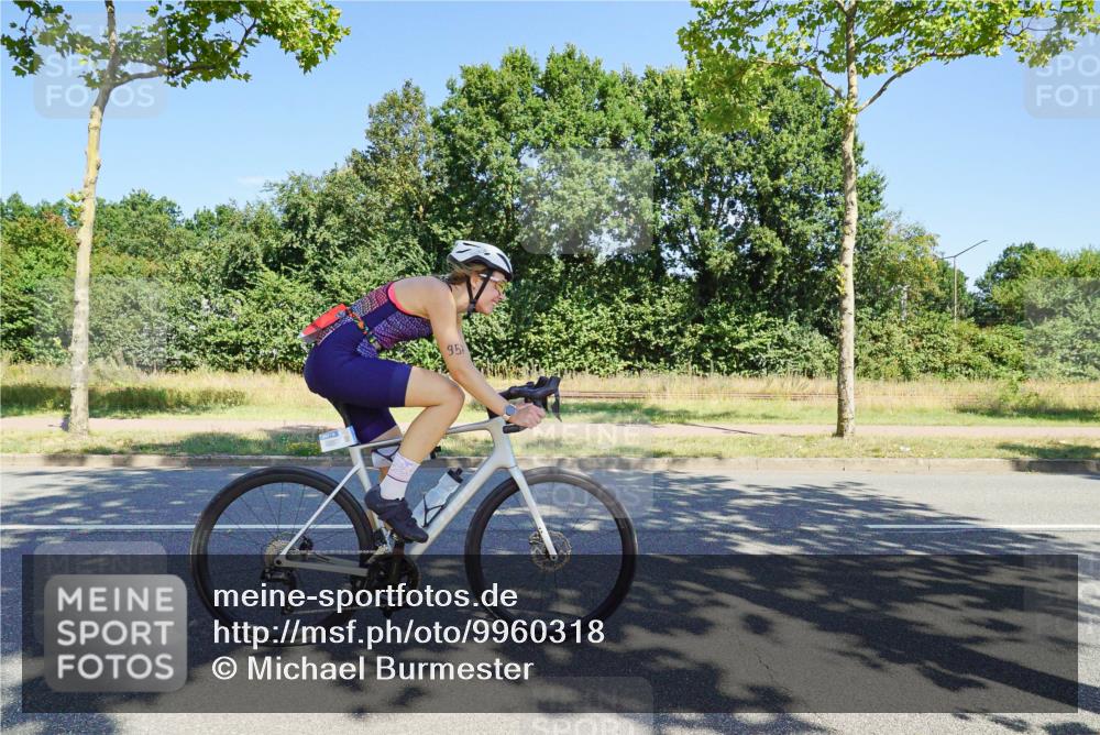 09.08.2026 - GEWOBA Citytriathlon Bremen Michael Burmester http://msf.ph/oto/9960318 09.08.2026 12:44:15 Radfahren 587, 614, 658, 660, 661, 714, 854, 891, 957, 974 meine-sportfotos.de