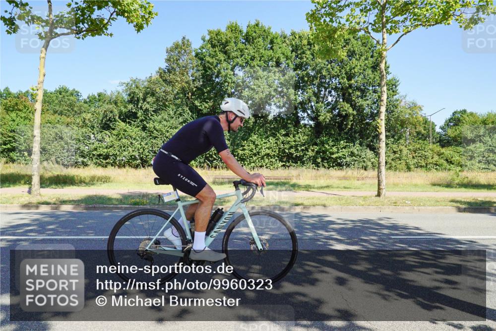 09.08.2026 - GEWOBA Citytriathlon Bremen Michael Burmester http://msf.ph/oto/9960323 09.08.2026 12:44:21 Radfahren 587, 629, 658, 660, 714, 854, 957, 974, 1014, 1106 meine-sportfotos.de