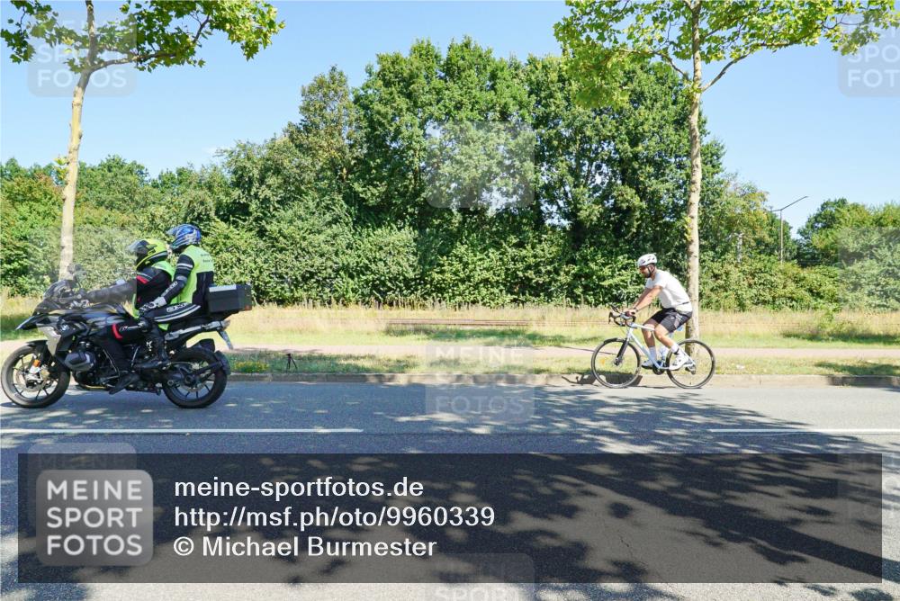 09.08.2026 - GEWOBA Citytriathlon Bremen Michael Burmester http://msf.ph/oto/9960339 09.08.2026 12:44:37 Radfahren 654, 669, 771, 779, 801, 849, 936, 1014, 1106, 1122, 1152 meine-sportfotos.de