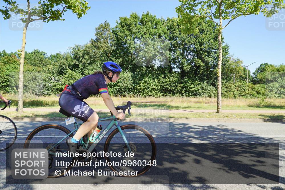 09.08.2026 - GEWOBA Citytriathlon Bremen Michael Burmester http://msf.ph/oto/9960348 09.08.2026 12:44:51 Radfahren 666, 729, 813, 831, 842, 936, 941, 985, 1117 meine-sportfotos.de