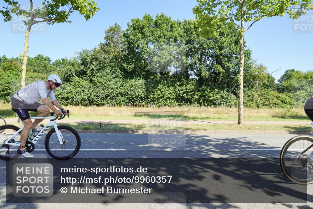 09.08.2026 - GEWOBA Citytriathlon Bremen Michael Burmester http://msf.ph/oto/9960357 09.08.2026 12:45:00 Radfahren 556, 607, 631, 666, 690, 729, 813, 831, 842, 843, 853, 862, 941, 985, 1117 meine-sportfotos.de